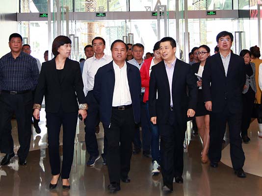 海南省委副書(shū)記、省長(zhǎng)劉賜貴蒞臨海棠灣免稅購(gòu)物中心考察