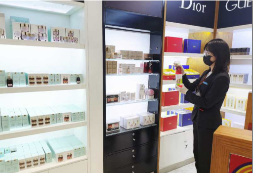 【中國免稅人在行動(dòng)·一線直擊篇】之九： 防“疫”當(dāng)前，服務(wù)不減，為恢復(fù)經(jīng)營提供堅(jiān)實(shí)保障