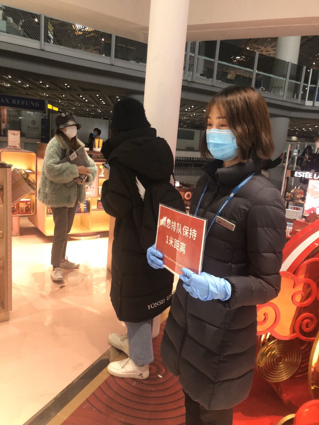 【中國(guó)免稅人在行動(dòng)·一線直擊篇】之十五： 不畏艱險(xiǎn)戰(zhàn)疫情，無(wú)私奉獻(xiàn)顯大愛