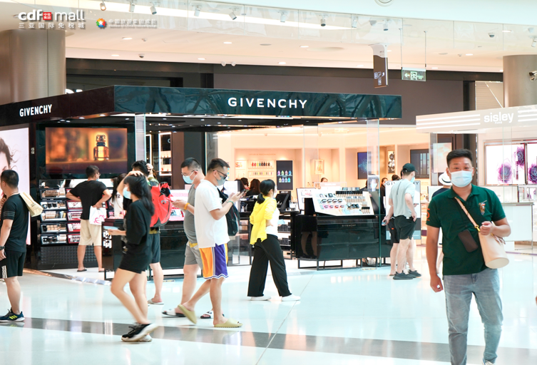 中免集團(tuán)線上線下齊發(fā)力，海南門店多項(xiàng)活動創(chuàng)新體驗(yàn)燃爆五一 